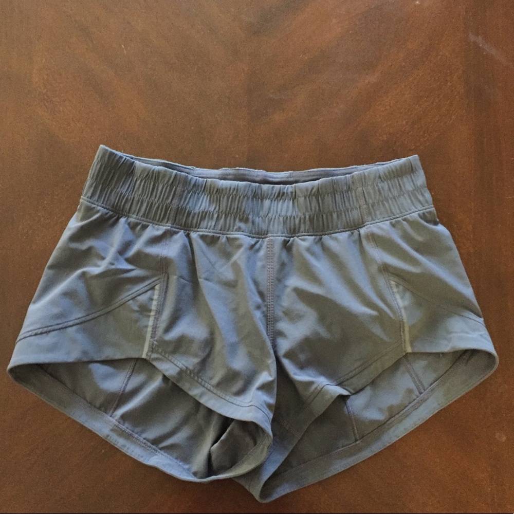 Lululemon NWOT miles ahead short size 4